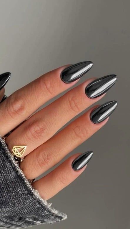 Νύχια Φθινόπωρο / Χειμώνας 2025 – 2026: Οι 10 Κορυφαίες Τάσεις της σεζόν σε Σχέδια και Χρώματα