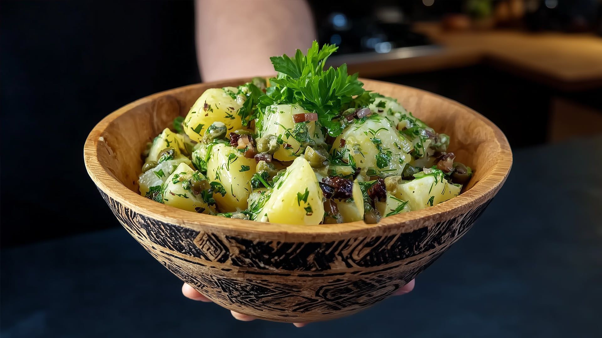 Πατατοσαλάτα με αγγουράκι τουρσί για τον Δεκαπενταύγουστο