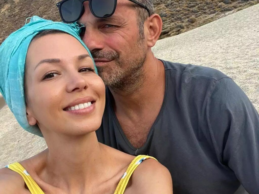 Πέθανε η Αλεξάνδρα Νικολαΐδου σύντροφος του Ντέμη Νικολαΐδη  – Η σκληρή μάχη με τον καρκίνο