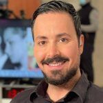 Πέτρος Κουσουλός: Έγινε ξανά παιδί παίζοντας με την κόρη του στη πισίνα