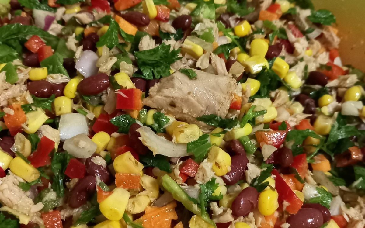 Πικάντικη Μεξικάνικη τονοσαλάτα με πιπεριές