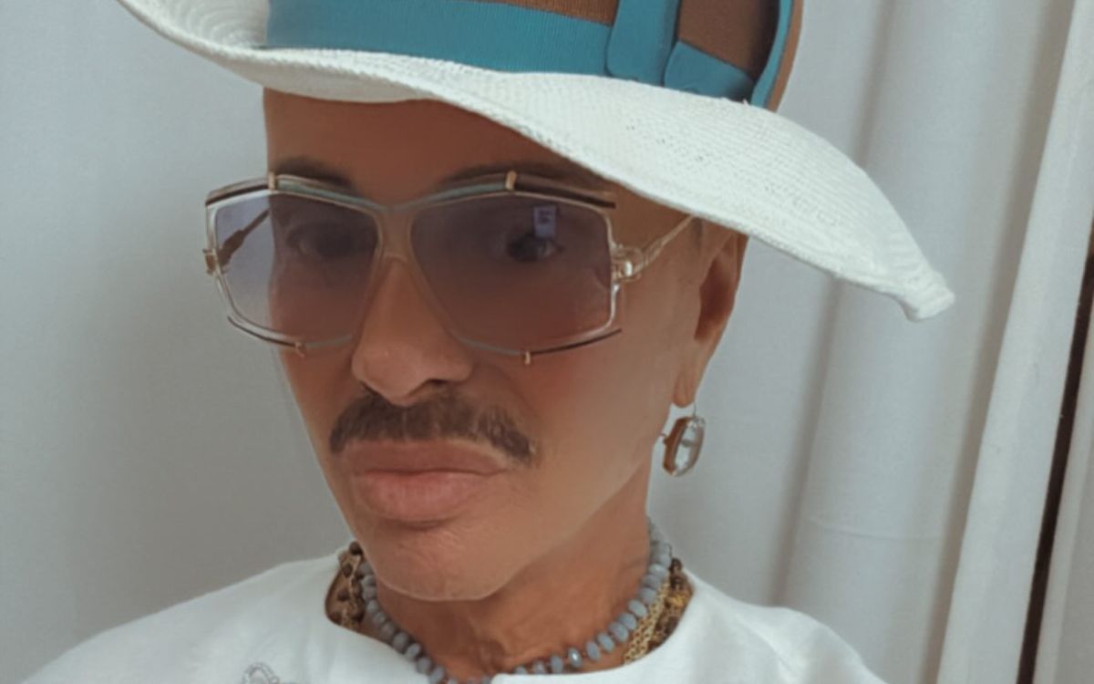 Πραγματικά αγνώριστος - Δεν τον Λάκη Γαβαλά παιδί σε σπάνια φωτογραφία