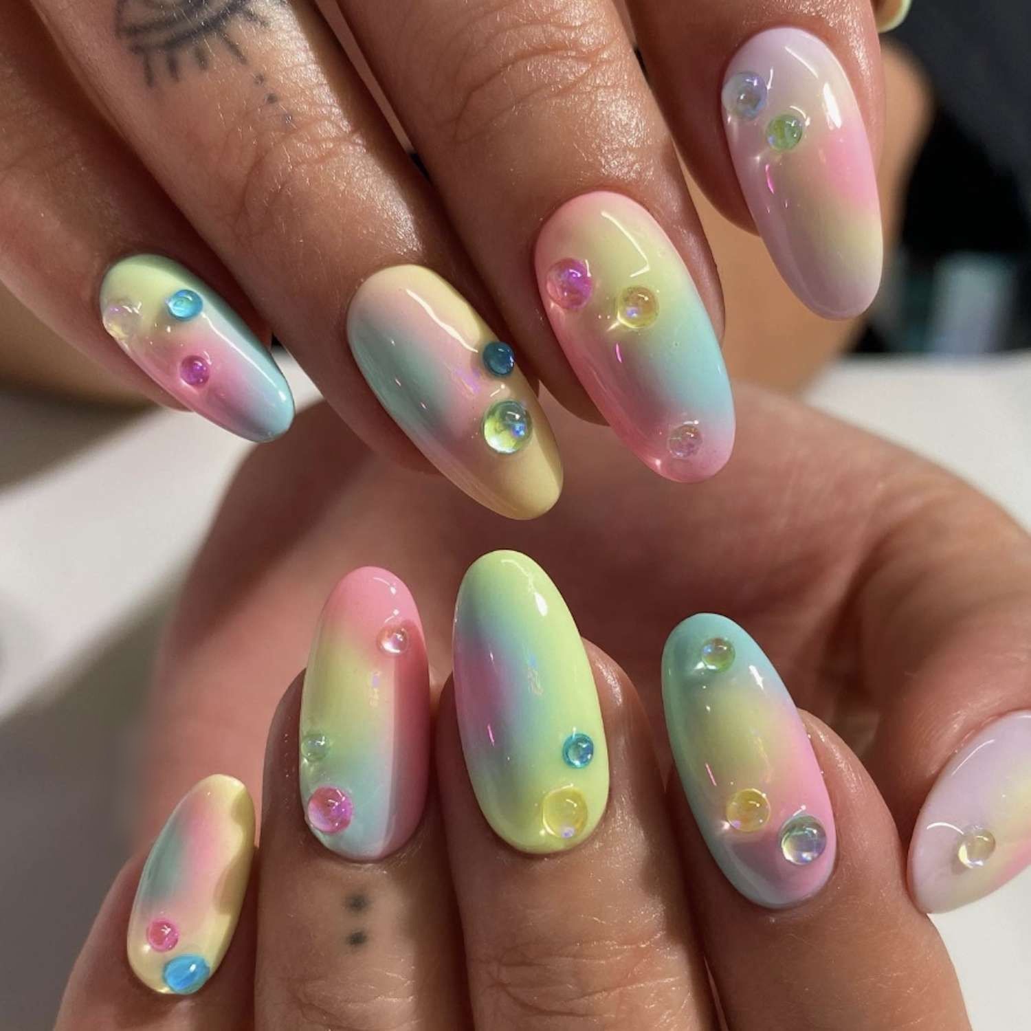 παστέλ-νύχια-με-τρισδιάστατες-φυσαλίδες-ιδέες- παστέλ-νύχια-με-τρισδιάστατες-φυσαλίδες-ιδέες-