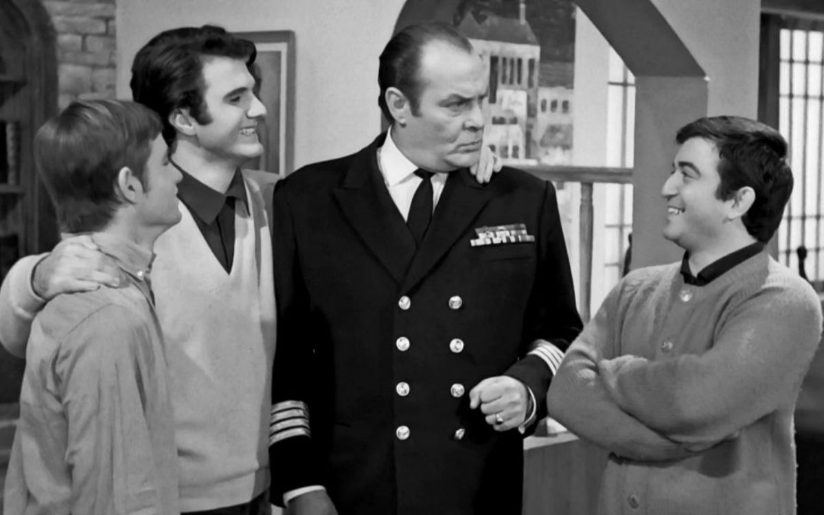 Ο-Στρίγγλος-που-έγινε-αρνάκι-σκηνές-