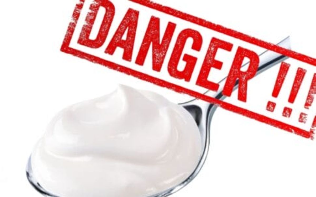 Συναγερμός σε μεγάλα σούπερμαρκετ- Ανακαλείται δημοφιλές γιαούρτι μολυσμένο με απορρυπαντικό