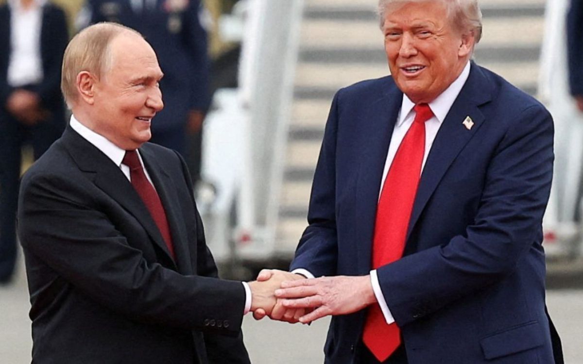 Συνάντηση Πούτιν - Τραμπ: Δίνουν και παίρνουν οι θεωρίες ότι ο Ρώσος πρόεδρος έστειλε τον σωσία του