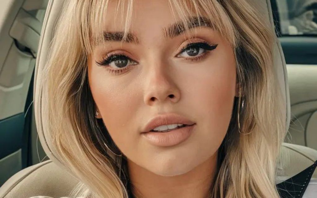 μακριές-αφέλειες-σε-ξανθά-καρέ-μαλλιά-με-όγκο-