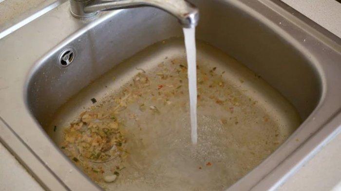 Το κόλπο της γιαγιάς μου για να μη βρωμάει ο νεροχύτης για μέρες μόνο με 2 υλικά