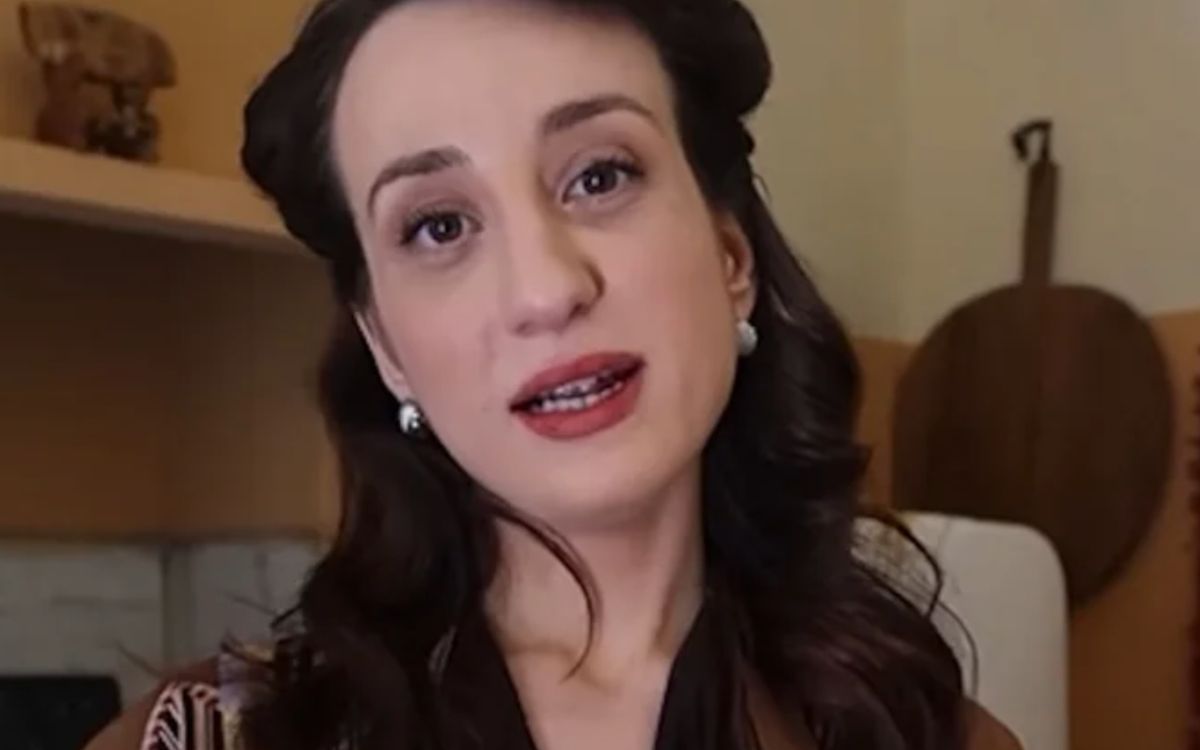 Το-Σπίτι-Δίπλα-στο-Ποτάμι-Δέσποινα-