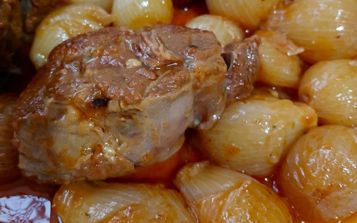 το-στιφάδο-της-Παναγίας-παραδοσιακή-συνταγή-Κύμης-