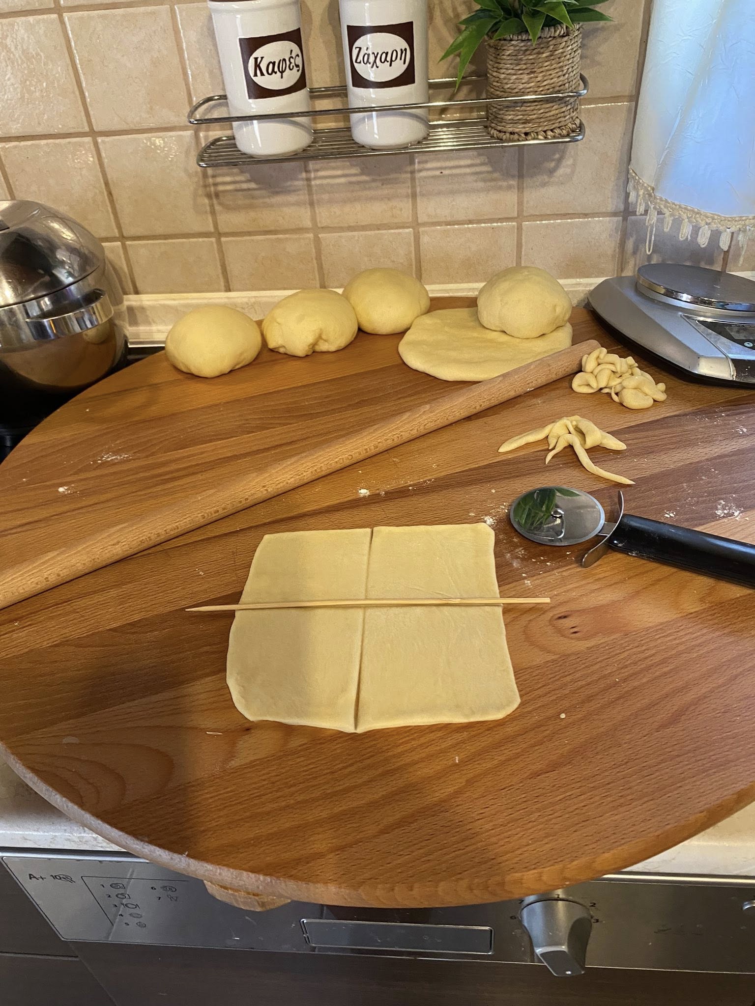 τυρόπιτα-με-σχέδιο- τυρόπιτα-με-σχέδιο-