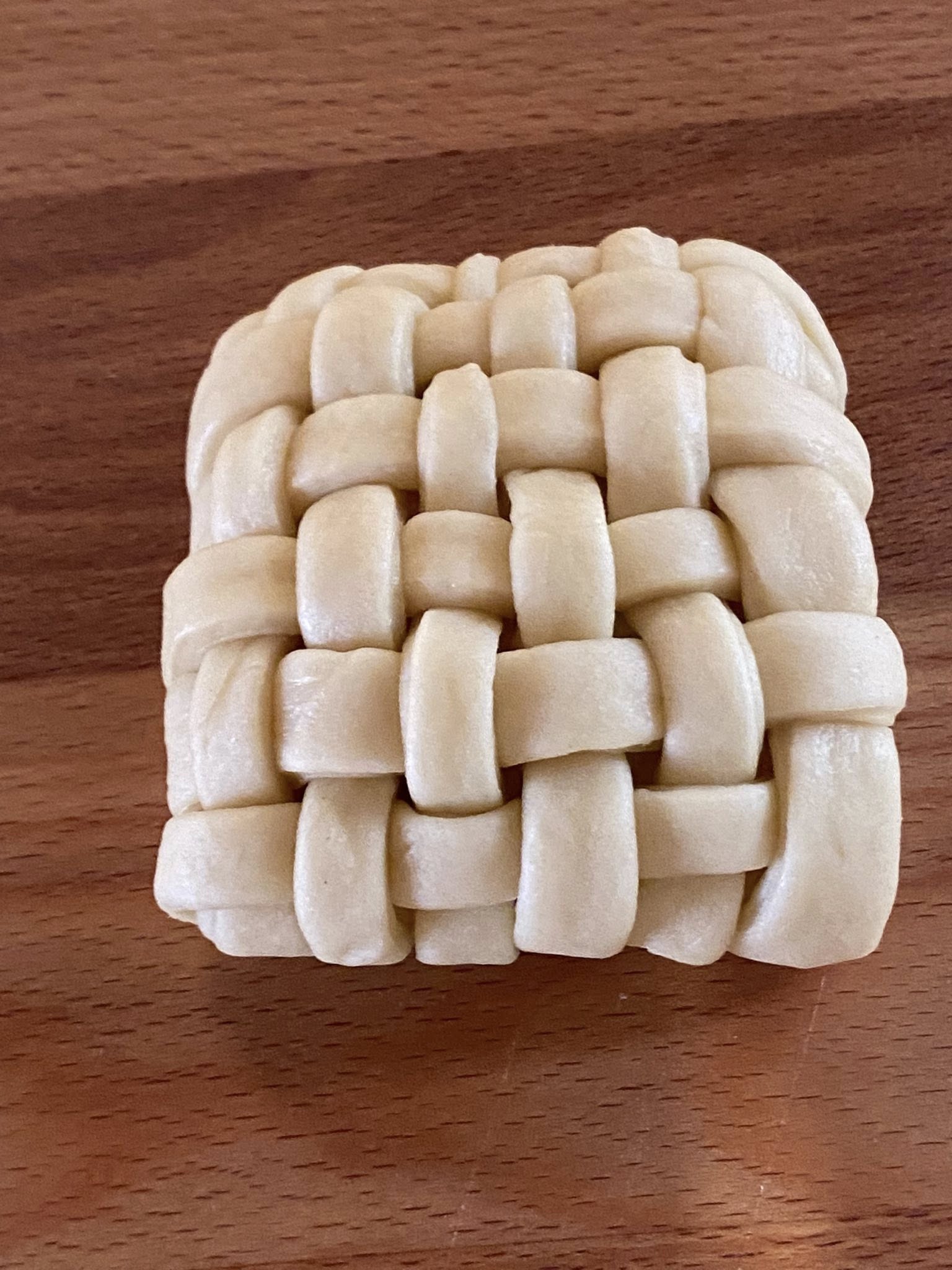 τυρόπιτα-με-σχέδιο- τυρόπιτα-με-σχέδιο-