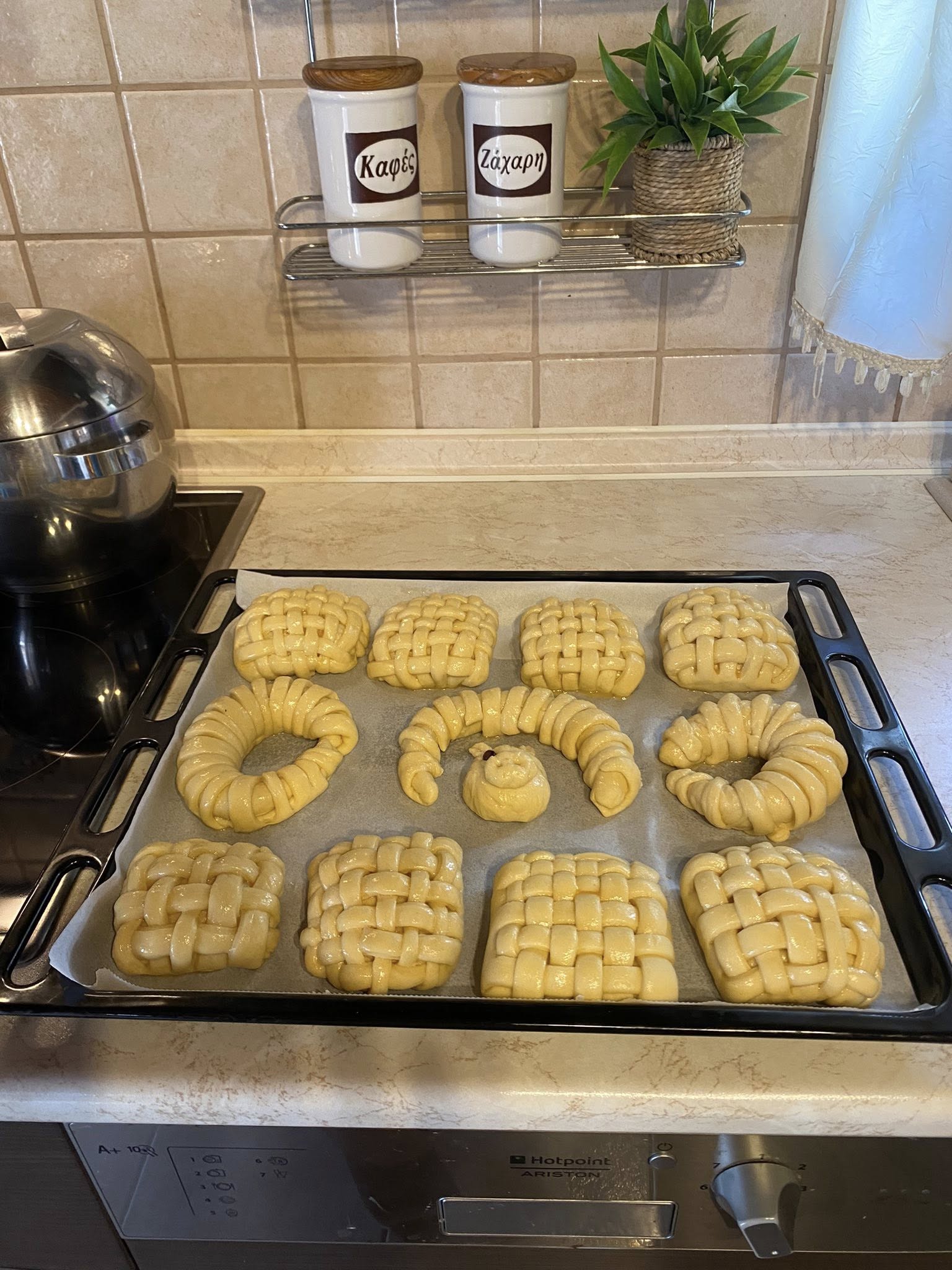 τυρόπιτα-με-σχέδιο- τυρόπιτα-με-σχέδιο-