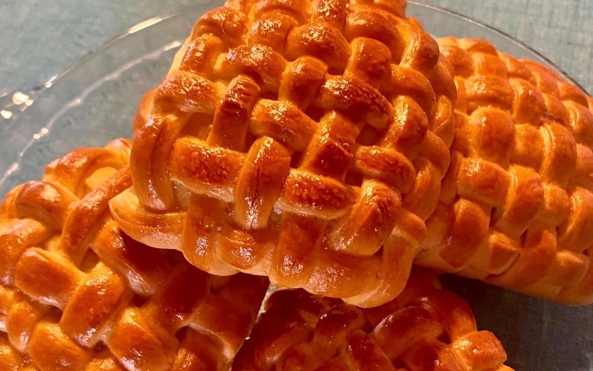 Τυροπιτάκια με ευφάνταστο σχήμα και βήμα βήμα πως να τα κάνετε