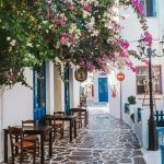 σοκάκι-σε-ελληνικό-νησί-