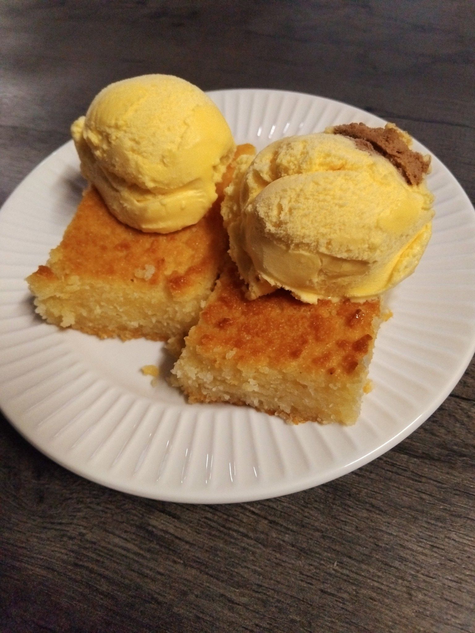 Basbousa-με-παγωτό-