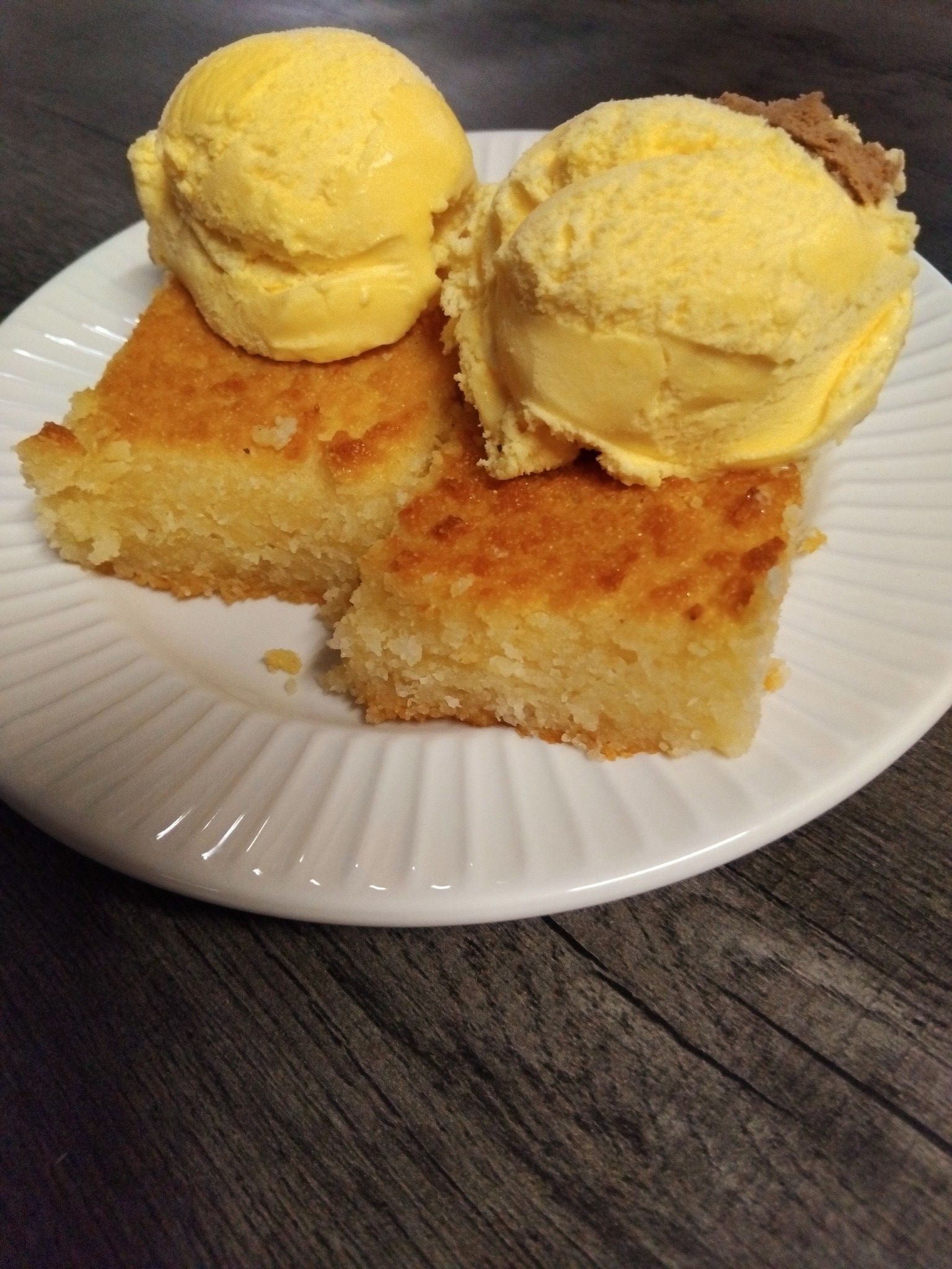 Basbousa-με-παγωτό-