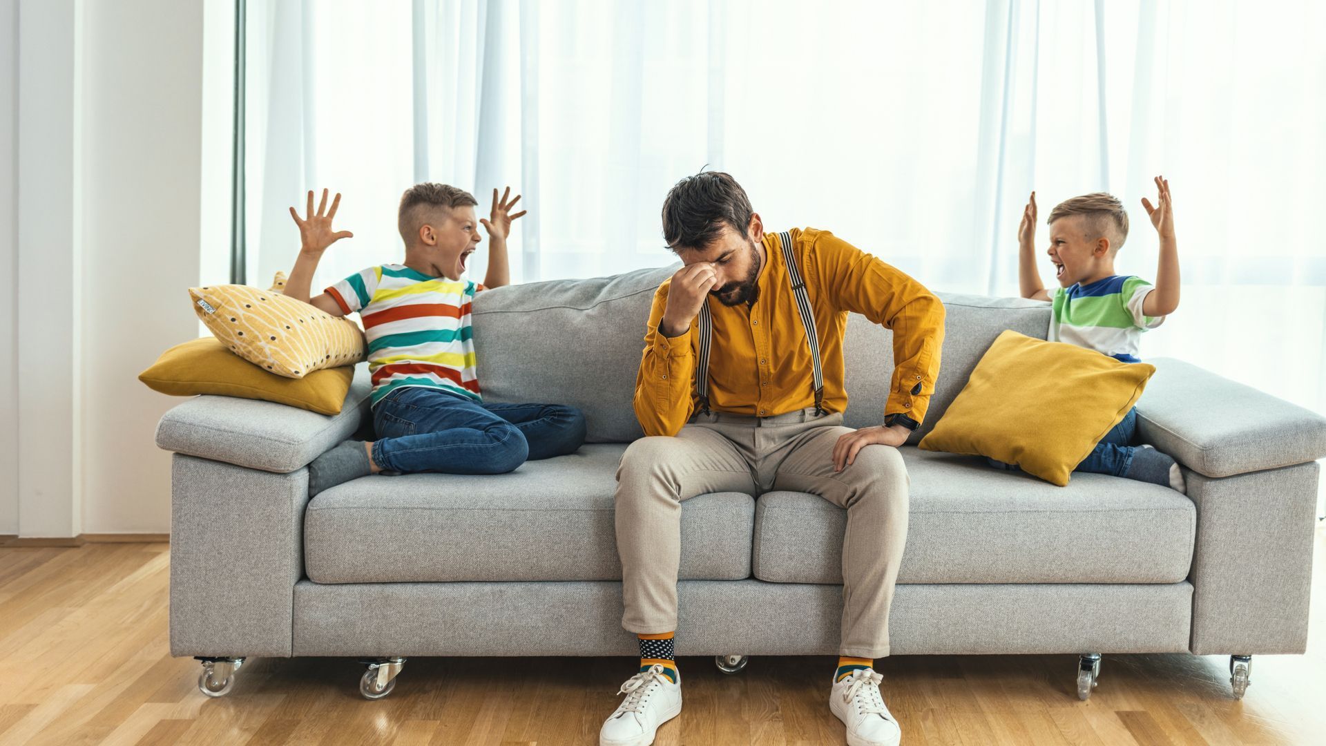 Burnout στον Γονέα: Πώς να Αναγνωρίσεις Ότι Έχεις Φτάσει στα Όριά σου