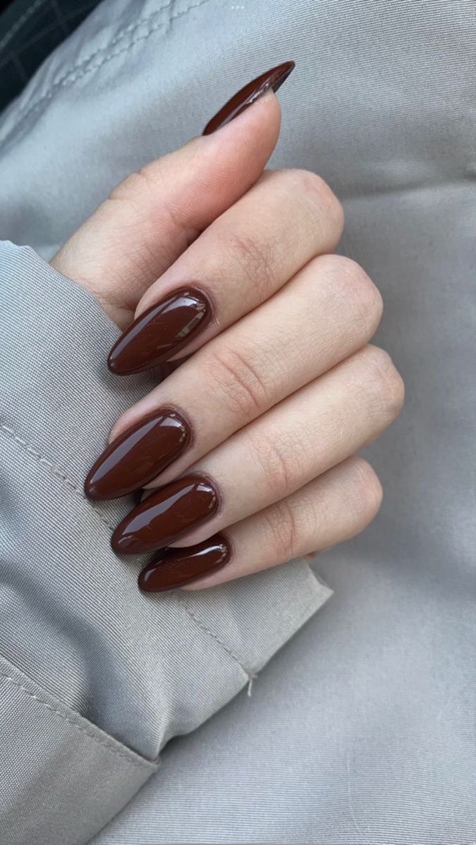 καφέ-μεγάλα-νύχια-