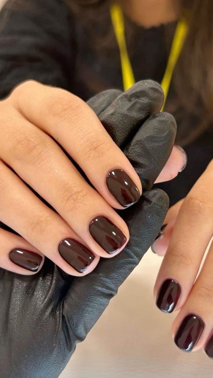 καφέ-φυσικά-νύχια-