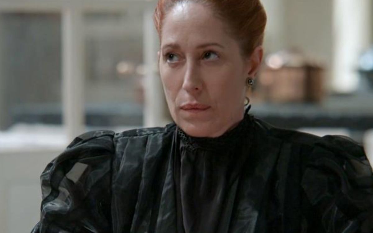 Grand Hotel: Η Αγγέλα εκβιάζει ανοιχτά την Κυβέλη για να σώσει τον Νικόλα