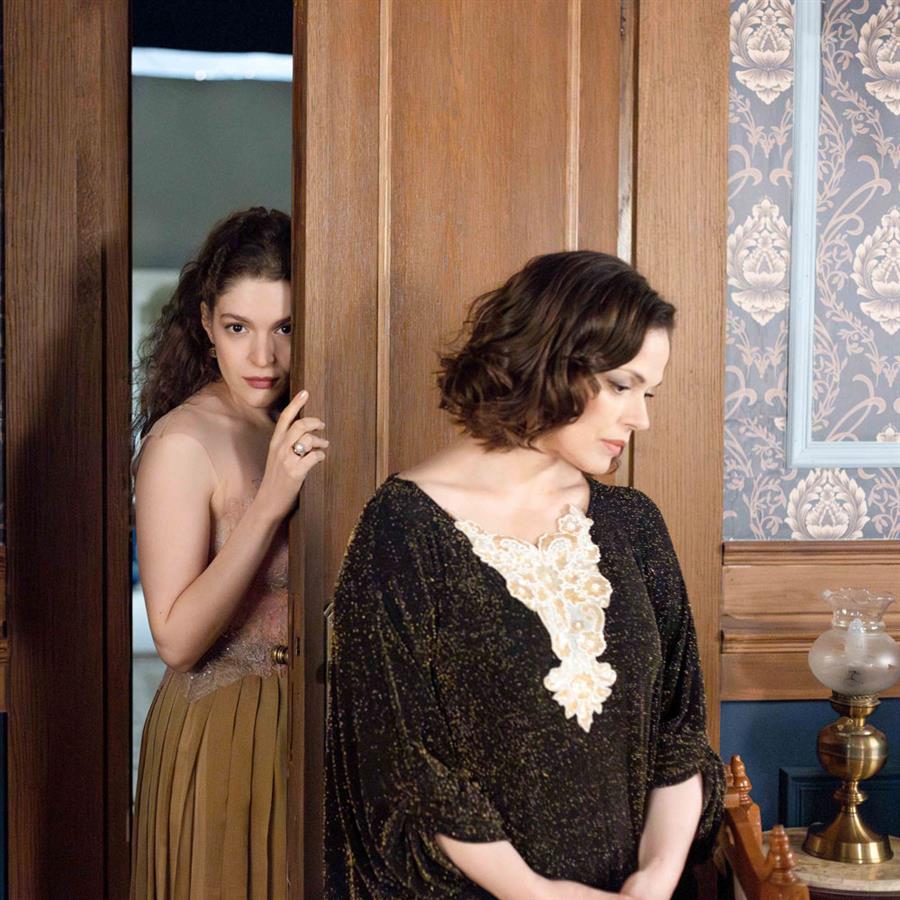 Grand Hotel: Διαλύει την ολέθρια σχέση Κυβέλη και Ρήγα