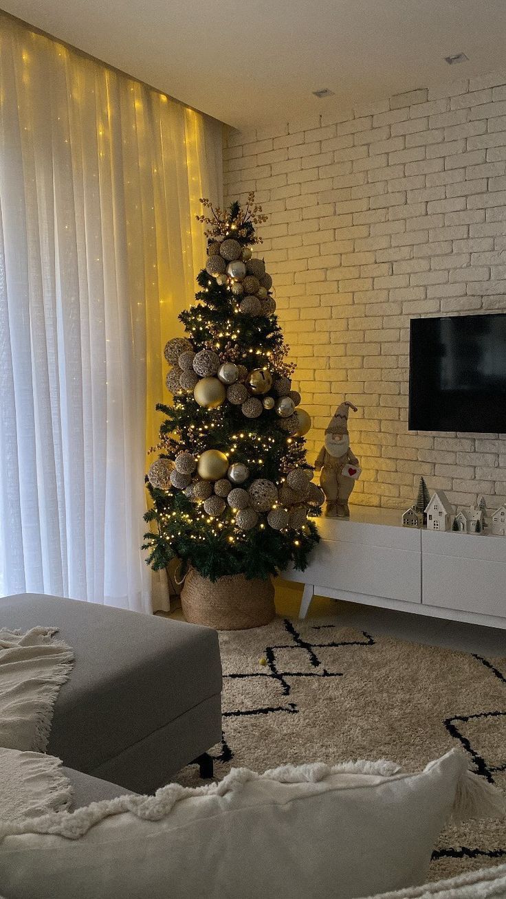 Luxury Χριστουγεννιάτικος στολισμός για σαλόνι και τραπεζαρία