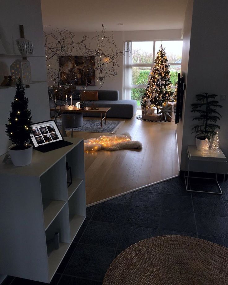 Luxury Χριστουγεννιάτικος στολισμός για σαλόνι και τραπεζαρία