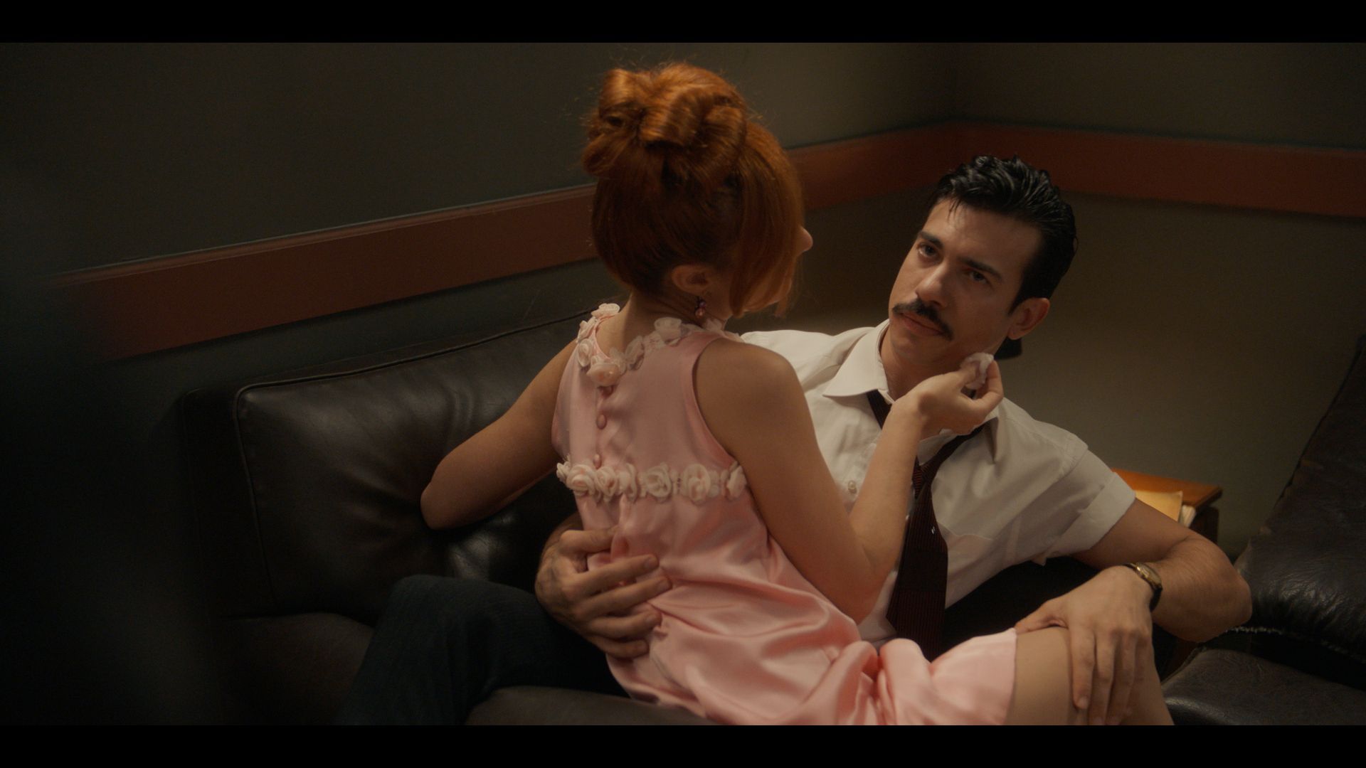 Porto leone: Φωτογραφίες και περιλήψεις από τα πρώτα επεισόδια