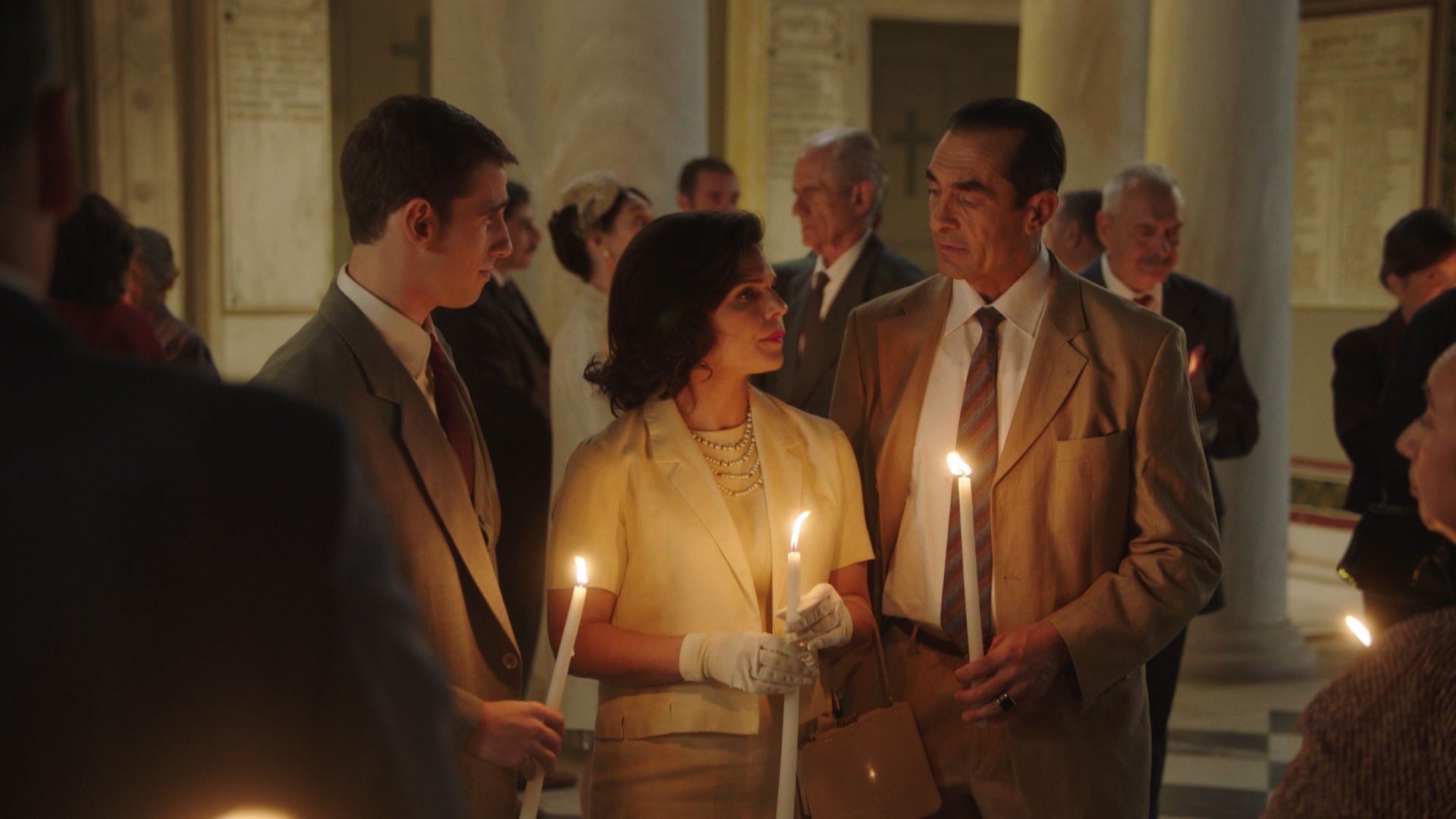 Porto leone: Φωτογραφίες και περιλήψεις από τα πρώτα επεισόδια