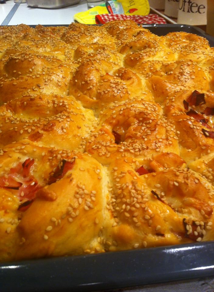 Αφράτα γεμιστά ψωμάκια για το σχολείο