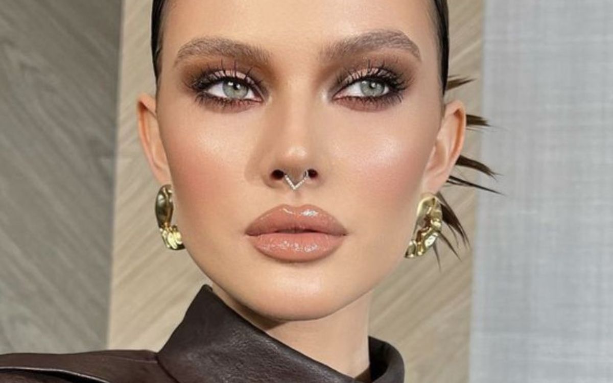 nude-lip gloss-στα-χείλη-