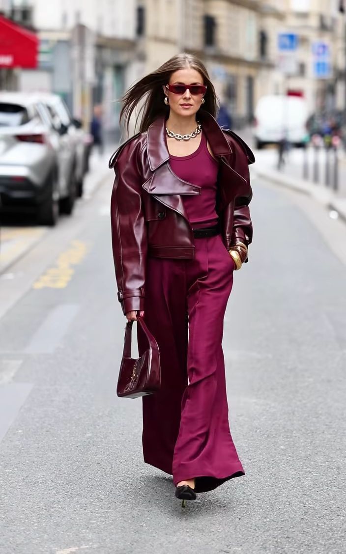 βουργουνδί-ολόσωμη φόρμα-με-δερμάτινο jacket- βουργουνδί-ολόσωμη φόρμα-με-δερμάτινο jacket-