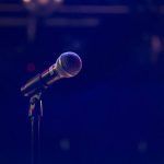 Αποκάλυψη για τον γνωστό τραγουδιστή: ΔΕΝ είναι αυτός που νομίζουμε όλοι