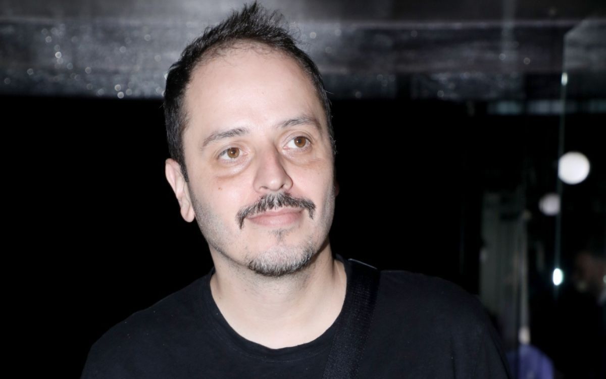 Αλέξανδρος Τσουβέλας: « Είναι απαράδεκτο γιατί από αυτό που κάνω ζουν πολλοί άνθρωποι»- Η εξοργισμένη ανάρτηση του