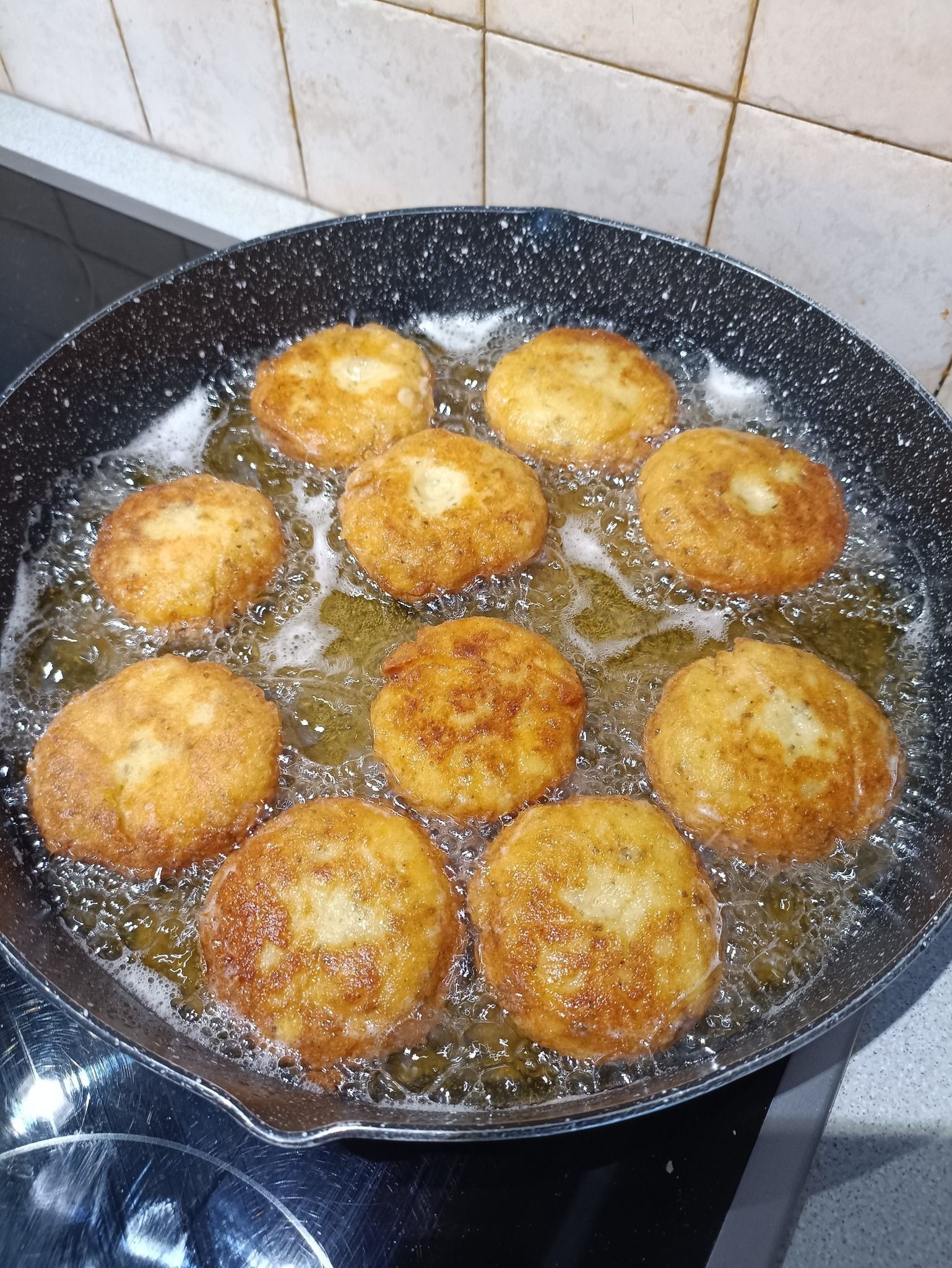 Χιώτικοι-πατατοκεφτέδες-συνταγή- Χιώτικοι-πατατοκεφτέδες-συνταγή-