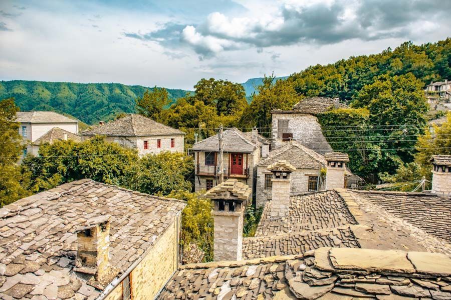 Δίλοφο- Δίλοφο-