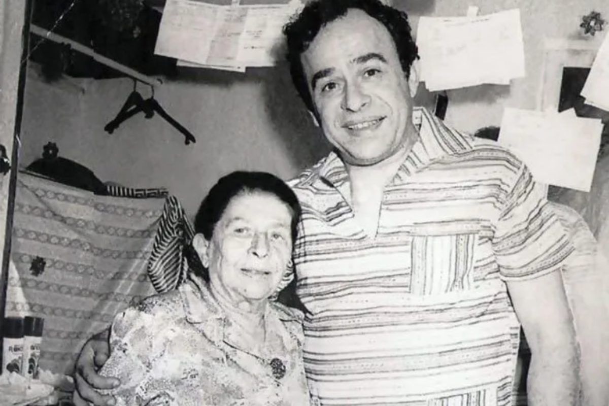 Χρόνης Εξαρχάκος-μητέρα-