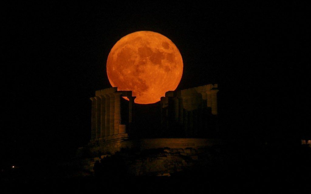 Έρχεται το πιο καθηλωτικό Φεγγάρι - Η Πανσέληνος του Καλαμποκιού που θα συμπέσει με σπάνια Έκλειψη Σελήνης