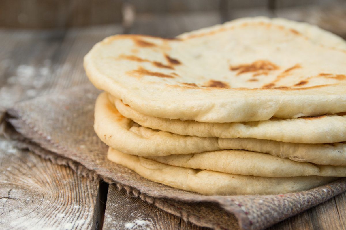 Η Ευρώπη σε κίνδυνο: Ανακαλούνται Ελληνικές πίτες με μεταλλικά θραύσματα