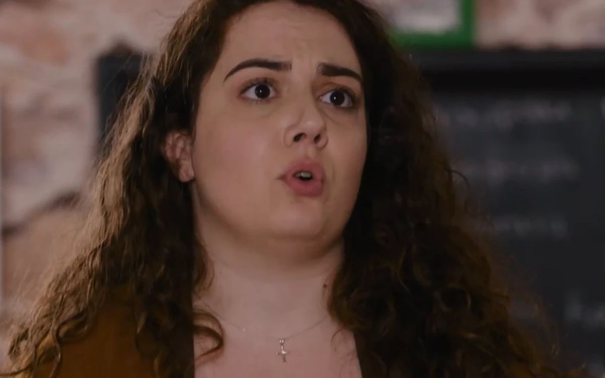 Η Γη της Ελιάς-Άννα-