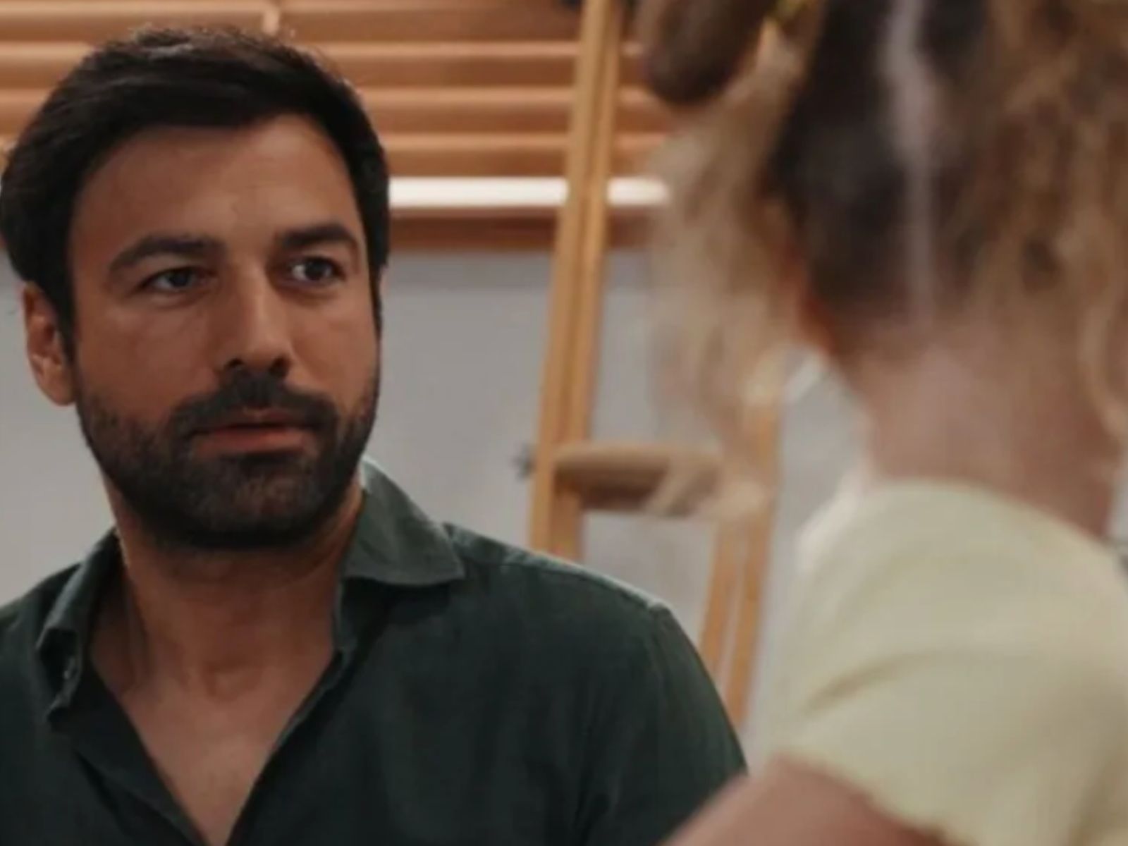 Η-Γη-της-Ελιάς-Μαλένα-Στέφανος