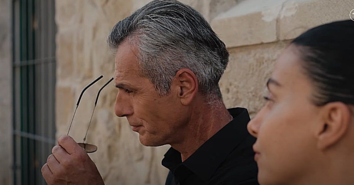 Η Γη της Ελιάς-Αντώνης- Η Γη της Ελιάς-Αντώνης-