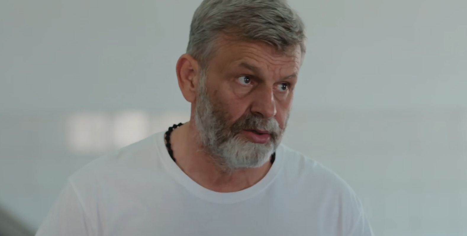 Η-Γη-της-Ελιάς-Τζον 