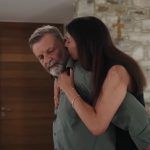 Η Γη της Ελιάς: Ο Τζον χωρίζει την Ιουλία και γυρίζει στην Αθηνά