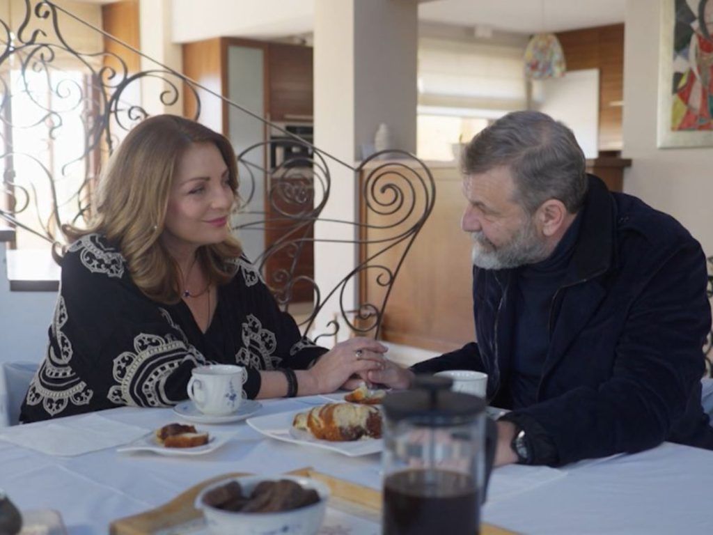 Η Γη της Ελιας: Ο Τζον μετανιώνει και ζητά την Αθηνά πίσω