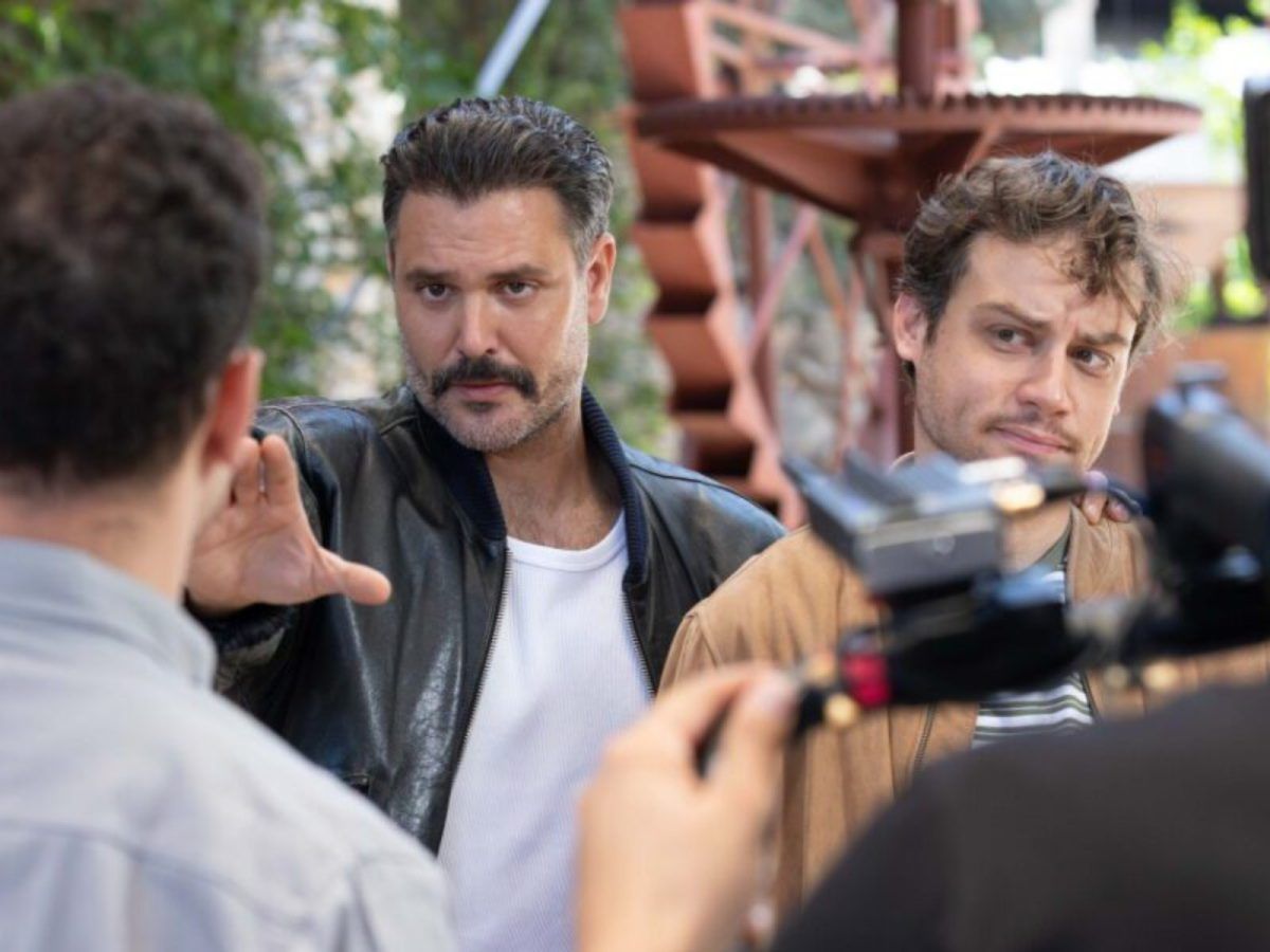 Γιατί ρε Πατέρα επόμενα επεισόδια: 01, 02