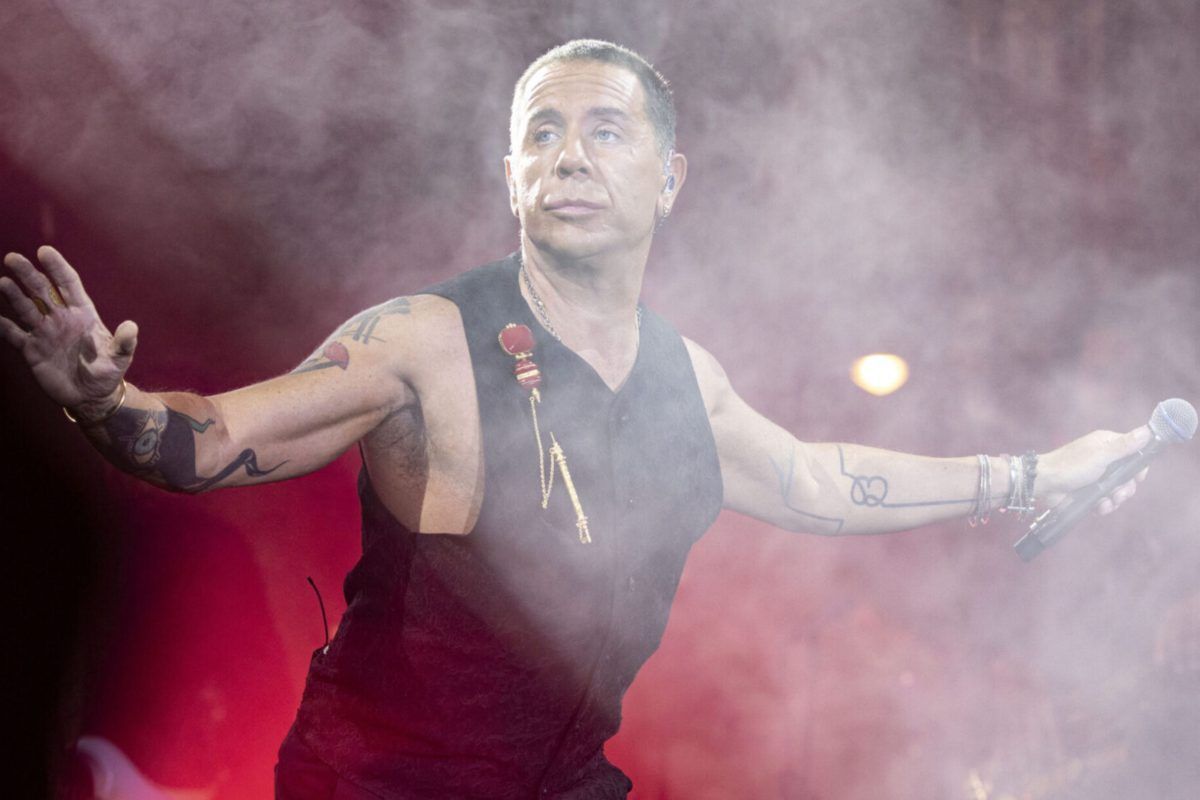 Γιώργος Μαζωνάκης: «Ανησύχησα με αυτά που λένε στα κανάλια» - Η νέα Φωτογραφία γεμάτη νόημα του τραγουδιστή