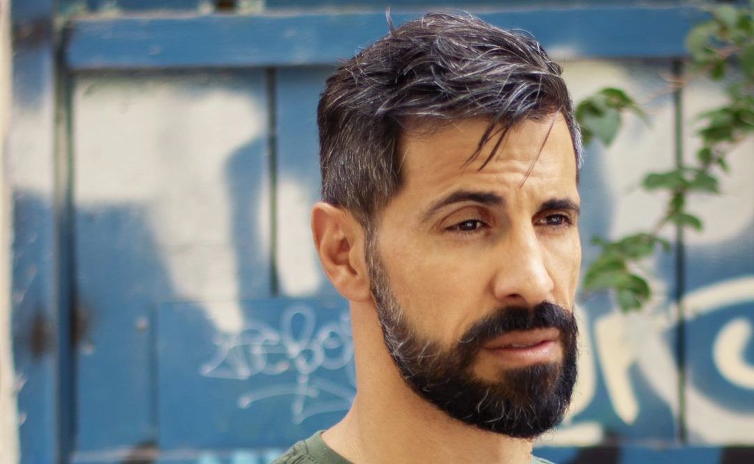 Γιώργος Παράσχος για τη μάχη του με τον καρκίνο - Φοβάμαι ότι δεν θα προλάβω να χαρώ τη κόρη μου