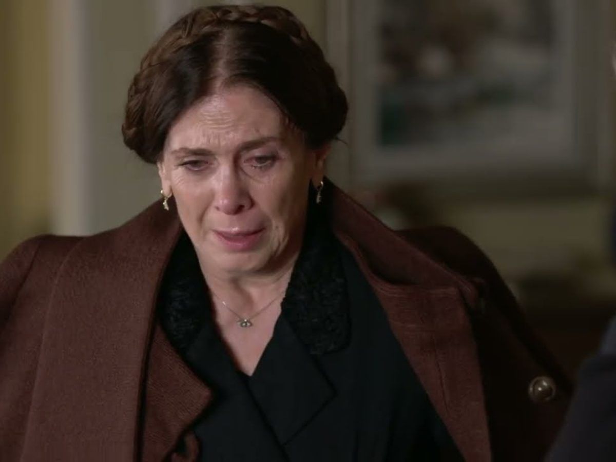 Ηλέκτρα : Η Δόμνα θυσιάζεται για την κόρη της